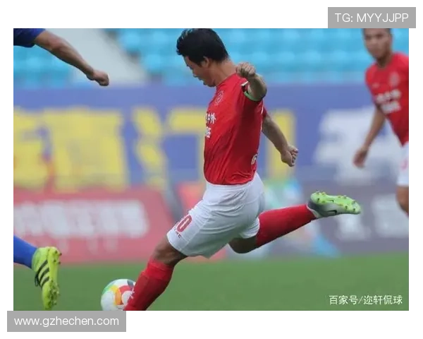 足球明星减肥历程揭秘运动员如何通过科学方法打造黄金身材